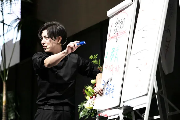 セミナーで登壇する川瀬翔の画像